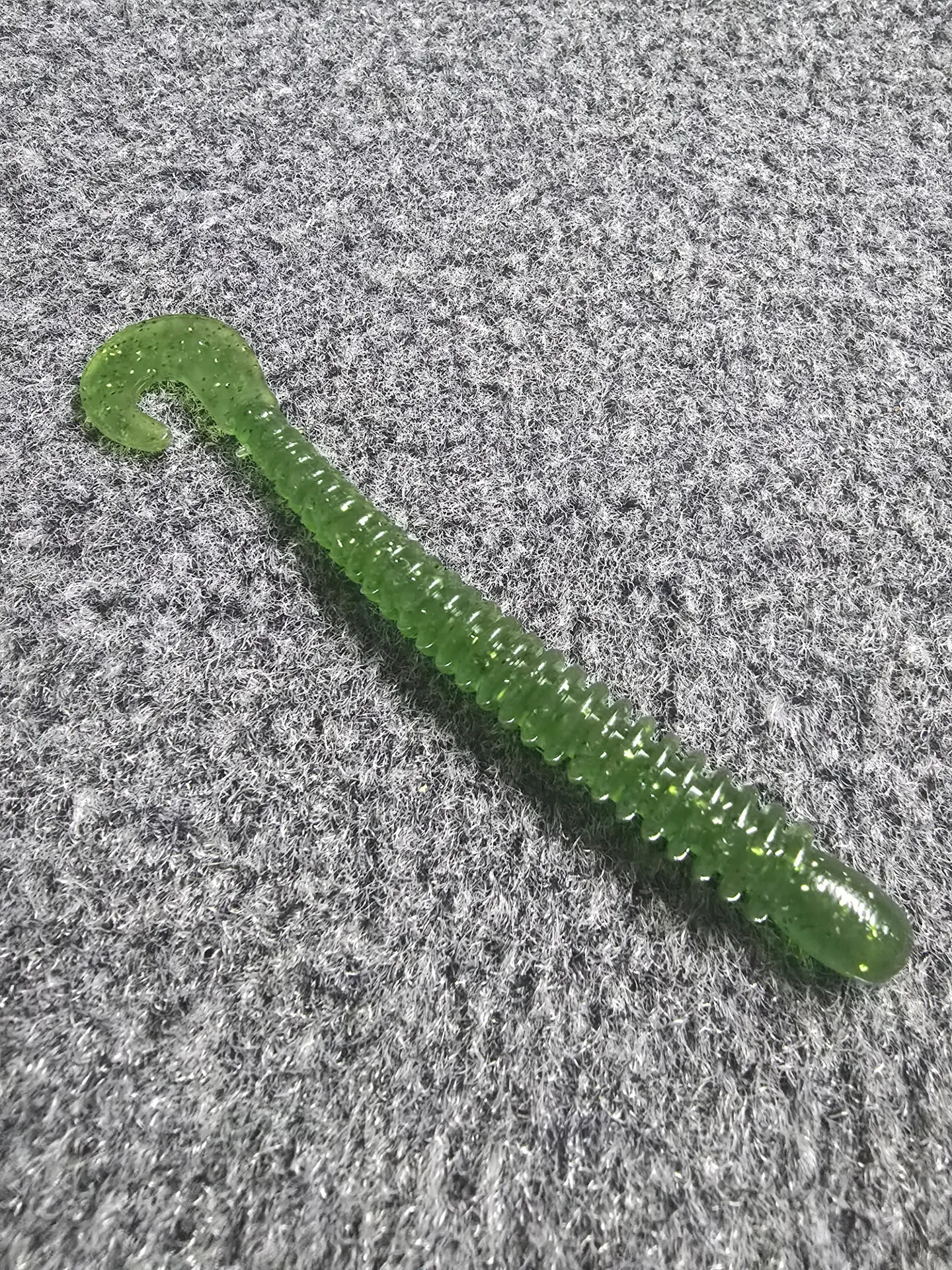 Ribbed Worm w/ Curly Tail